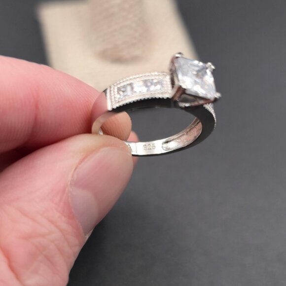 Size 8.25 Sterling Silver Square Cubic Zirconia Gem Ring A6506 - Picture 6 of 9